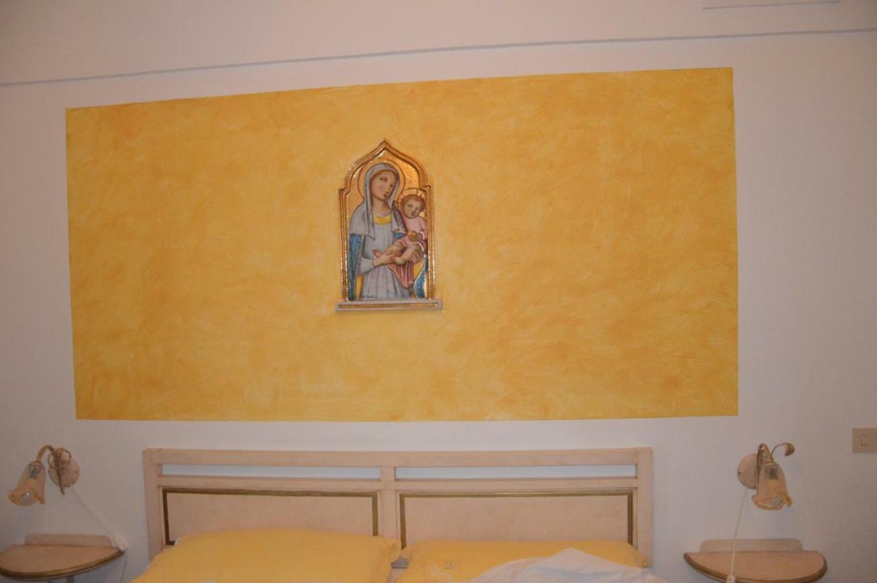 ポジターノ La Mammola Bed & Breakfast エクステリア 写真